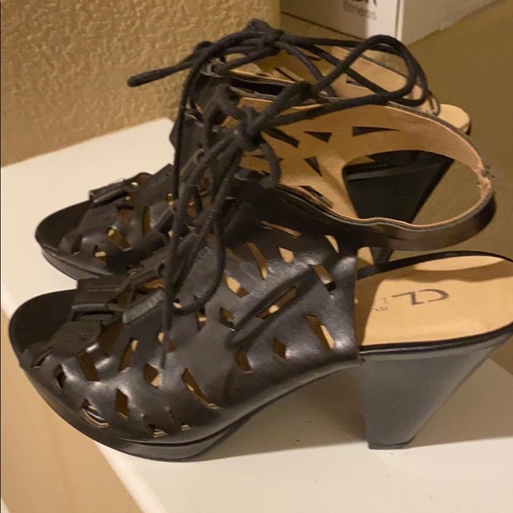 Heals - Picture 2 of 3